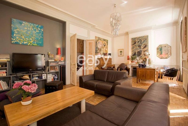 Rental of a beautiful decorated location featuring a garden specifically designed for photography shoots in Aix-en-Provence, located in the south of France