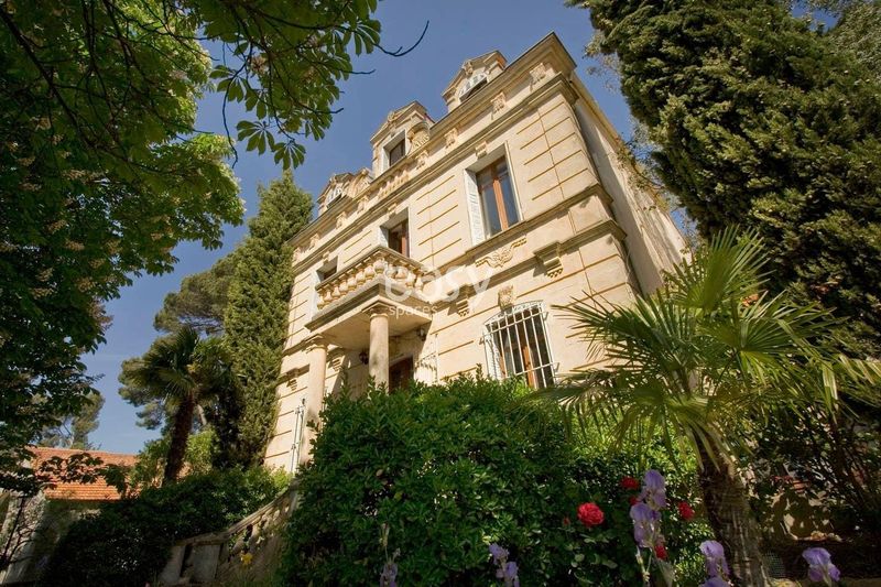 Particularly Elegant and Spacious Private Mansion Available for Rent Specifically for an Exclusive Fashion Show in the Bouches-du-Rhône Region