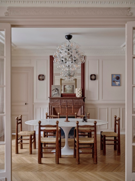rent a Haussmann-style apartment for an event in Paris, France, ideal for stylish gatherings and memorable occasions