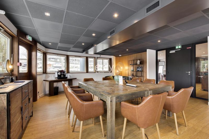 rent an unusual and extraordinary place in FRANCE for hosting a special event