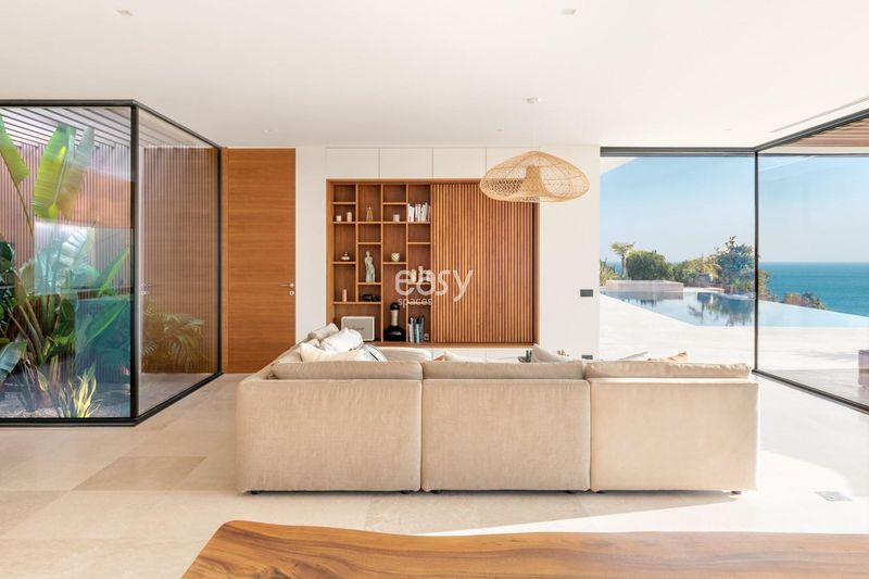 Contemporary villa ideally designed and perfectly suited for high-end photo production in FRANCE