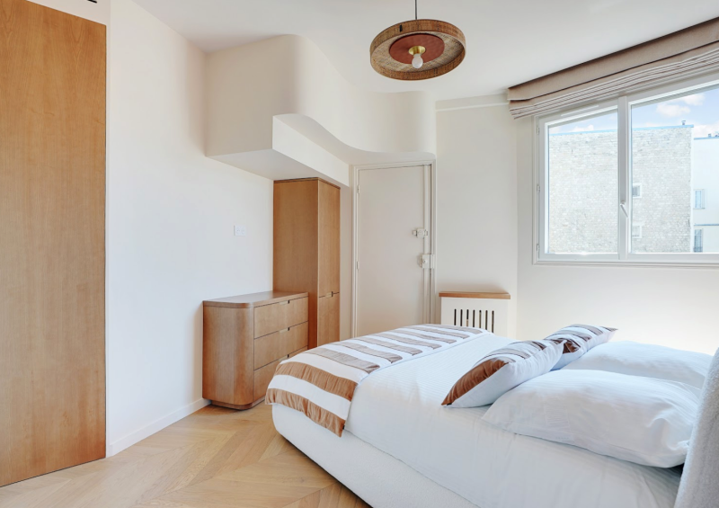 Decor available for rent for filming in the city of Paris, FRANCE