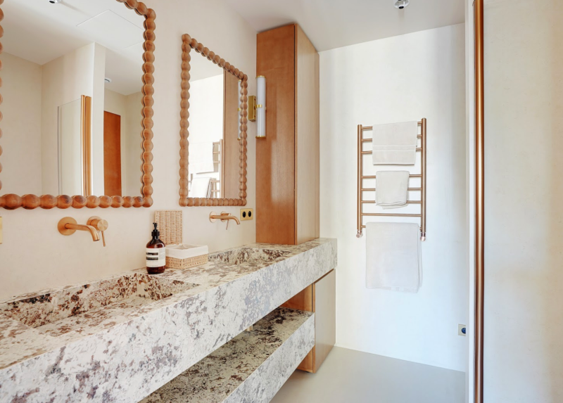 beautiful and spacious bathroom perfectly suited for professional filming and shooting purposes in FRANCE