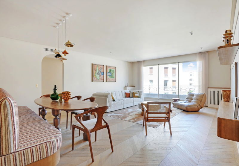 Haussmann-style apartment located in Paris available for filming and shooting purposes in France