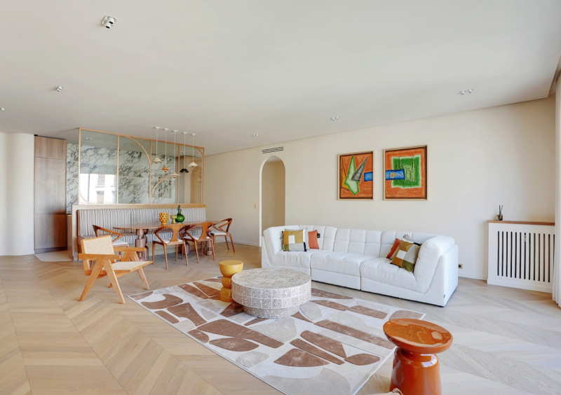 Haussmann-style apartment located in France available for rent for professional photo shooting in Paris