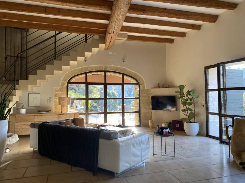 Beautiful and spacious house available for rent in the sunny southern region of FRANCE