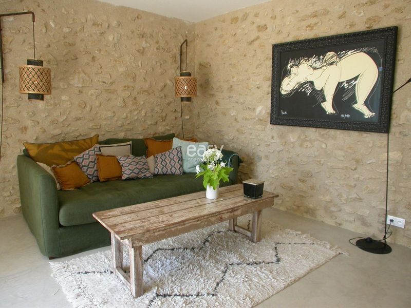 A place offered specifically for photo production activities located within the beautiful Luberon region