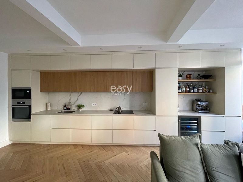 Apartment available for rent in Saint-Tropez, France, perfectly suited for professional photo shoots and artistic projects