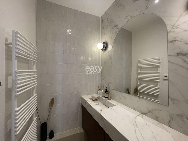 Beautiful and Stylish Bathroom Perfect for a Professional Photo Shoot in Toulouse, FRANCE