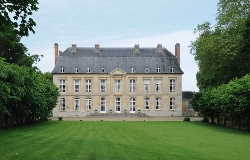 Hunting lodge for rent for photo shoots near paris