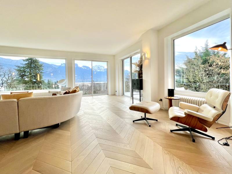 Filming location in Annecy, France, known for its picturesque scenery and cultural significance