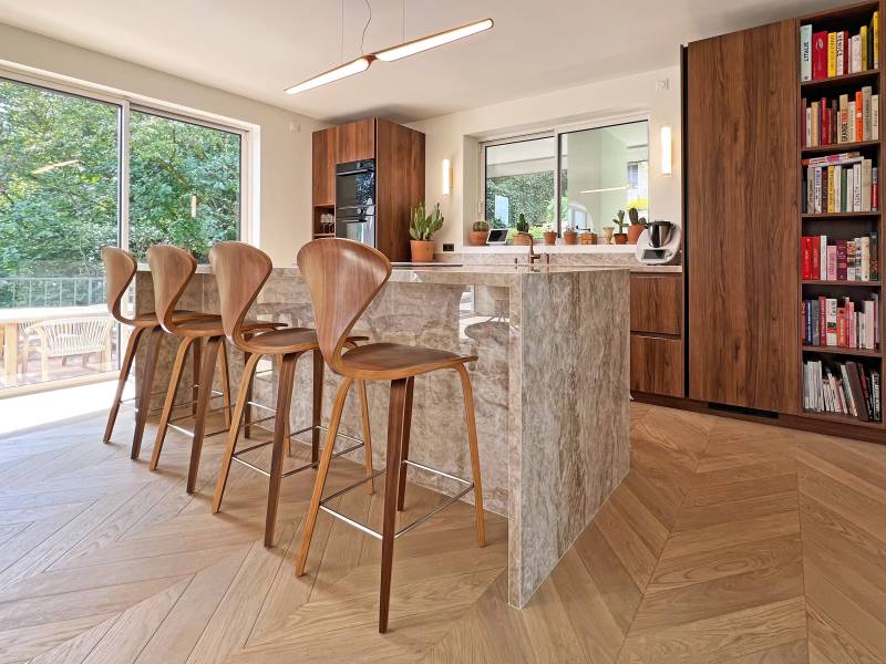 Scenic decoration available for rent specifically designed for professional photoshoots in Annecy, FRANCE