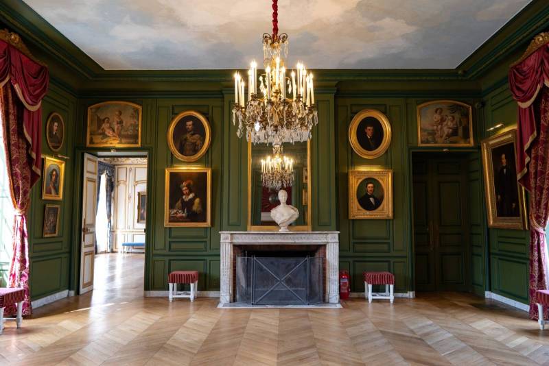 Rent a historical filming location in Paris