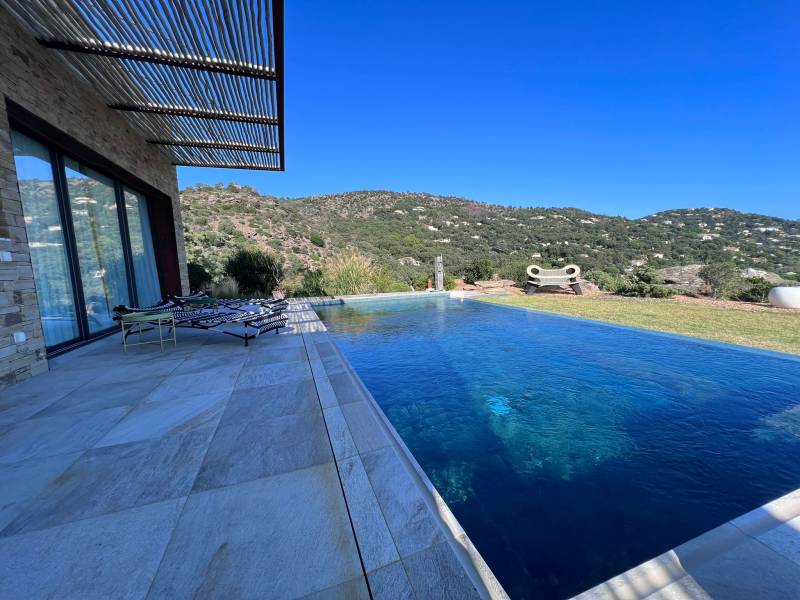 Sea view villa available for rent for professional photo shoots in Var, FRANCE