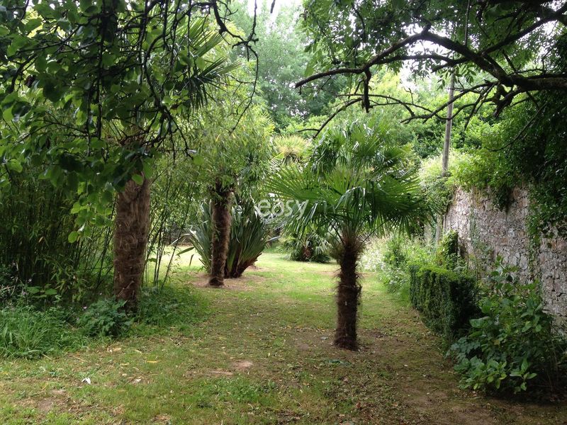 Classic house with a beautiful garden located in the northern region of FRANCE