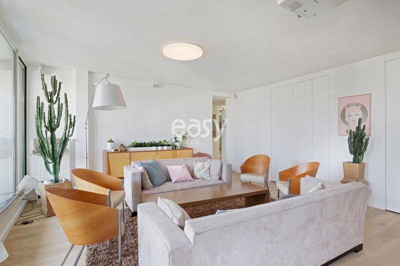 private location exclusively reserved for professional photoshoots in the city of Paris, France