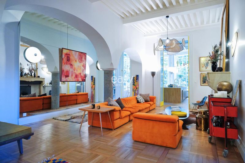 decor for an elaborate and detailed photo production set in Lyon