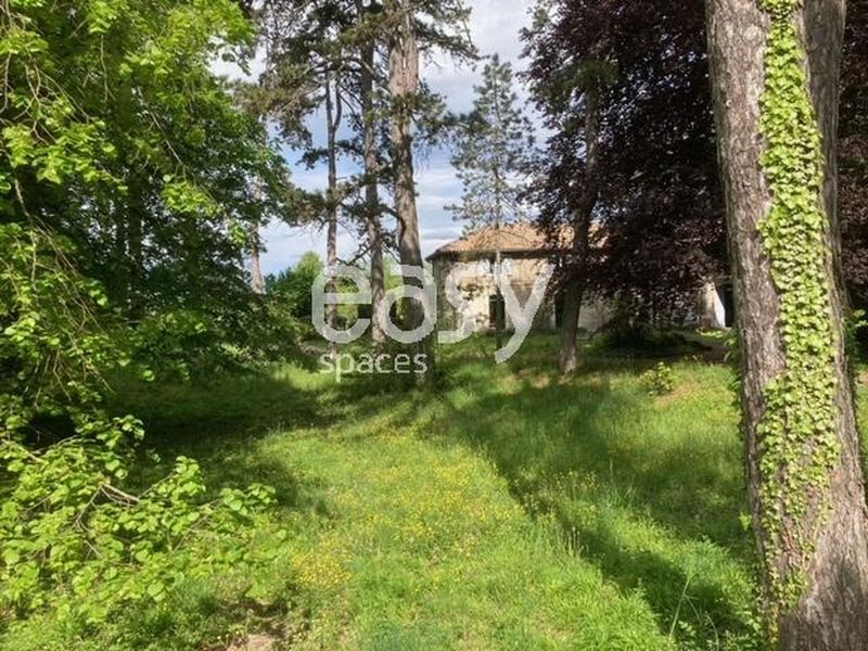 House with garden specially designed and perfect for professional photo shootings in FRANCE