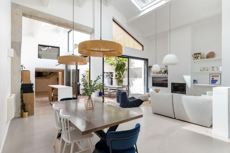 Private location available for rent specifically for professional photo shoots in Marseille, FRANCE