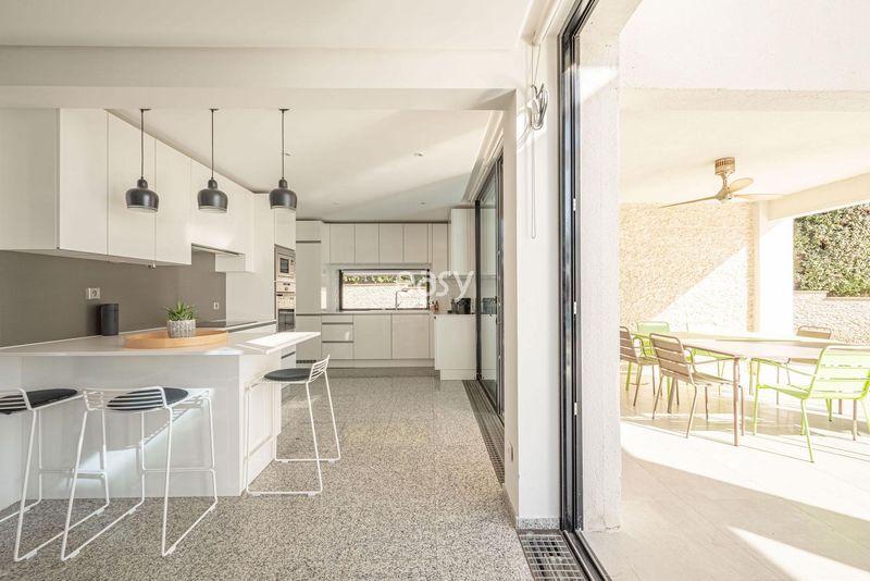 Shooting location in the Var region of France, known for its beautiful landscapes