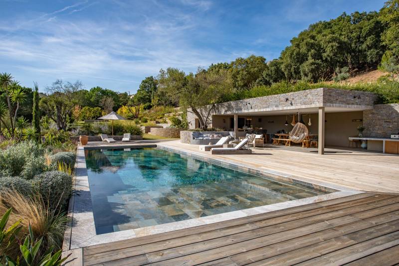 classic house available for rent for professional photo shooting in the Provence-Alpes-Côte d'Azur region in FRANCE