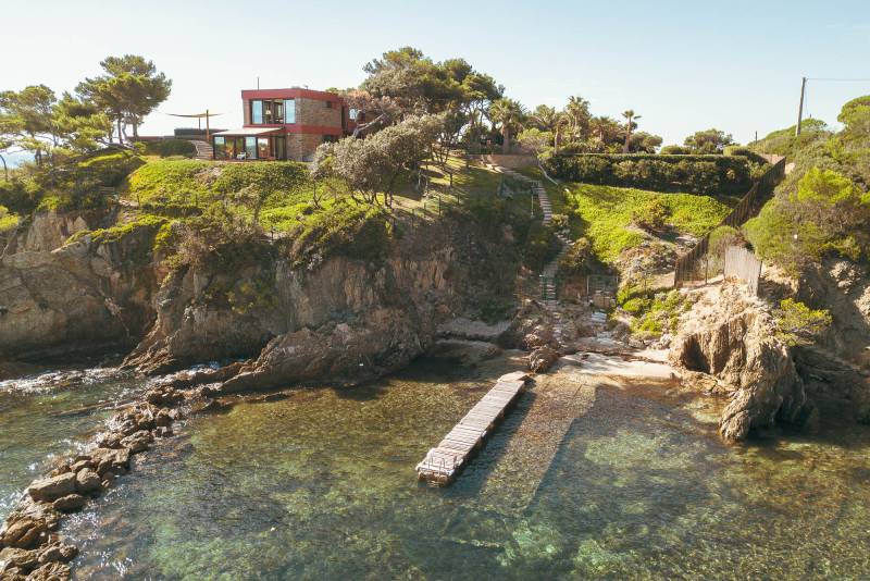 Natural outdoor setting available for rent for professional photo shooting in VAR, FRANCE