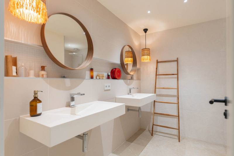 rent a contemporary villa with a sea view for fashion photography in the Var department 83, FRANCE