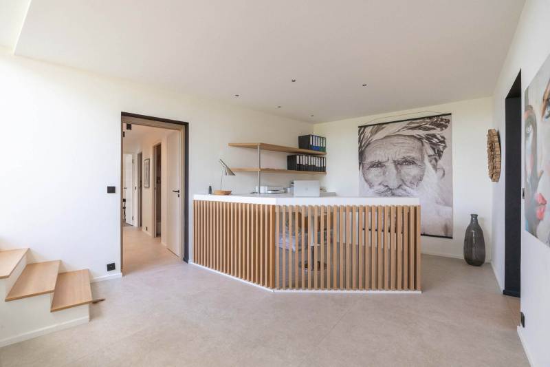 Contemporary villa available for furniture photoshoot rental in the South of FRANCE