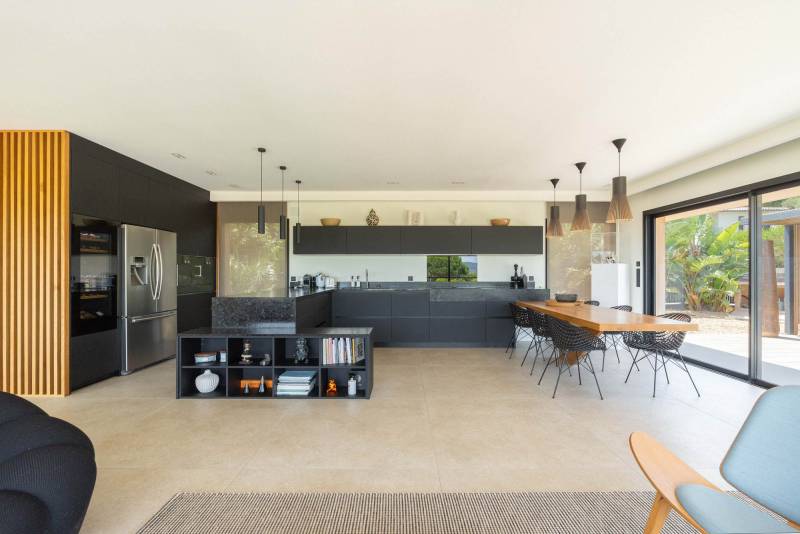 rent a house with a magnificent sea view located in the southern part of France