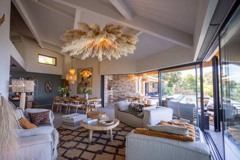 Sea view location for rent in FRANCE for professional photo shoot in the Provence-Alpes-Côte d'Azur region