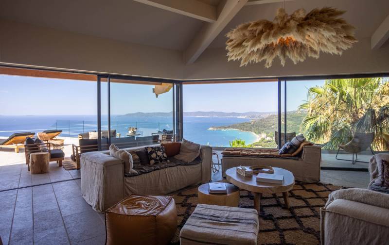 Renting a house for a professional photo shoot in the Provence-Alpes-Côte d'Azur region of FRANCE