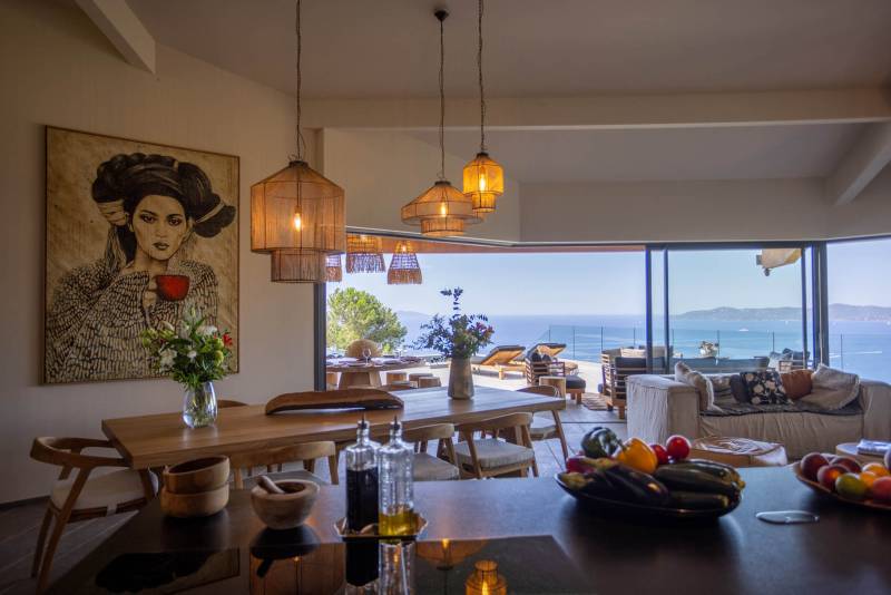 contemporary villa rental with sea view for photo shoot in the Provence-Alpes-Côte d'Azur region of FRANCE