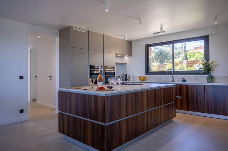 Rental agency specialized in shooting locations throughout the Provence-Alpes-Côte d'Azur region in FRANCE