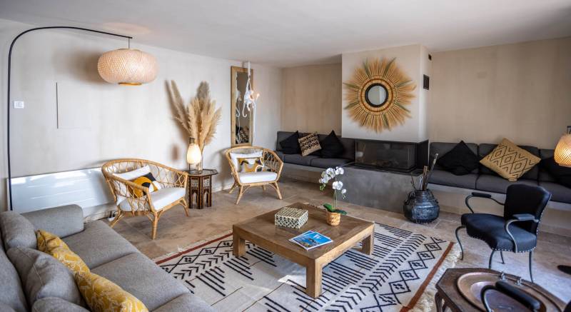 location scouting for photoshoot venues in FRANCE including detailed site assessments and considerations