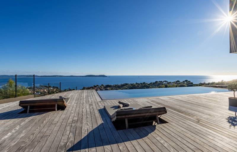 California-style villa available for rent specifically for photo shoots in Toulon, FRANCE