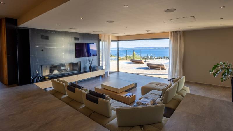 Contemporary villa with sea view available for filming in the Provence-Alpes-Côte d'Azur region in FRANCE