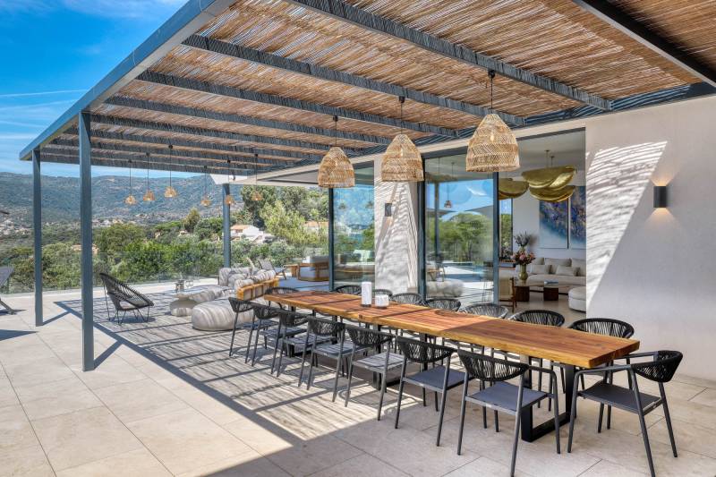 modern villa in the Var region of FRANCE available for photo shoots