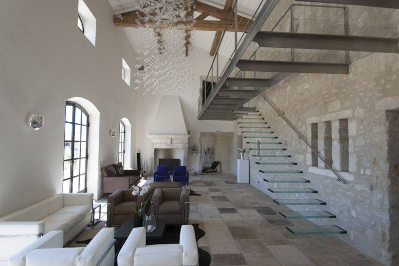 Rental agency specializing in locations for professional shooting sessions in Marseille, FRANCE