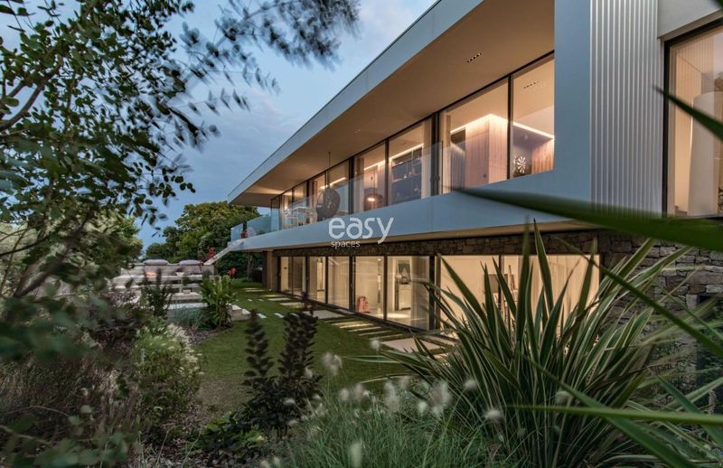 villa rental for filming purposes in FRANCE with all necessary amenities and ideal location