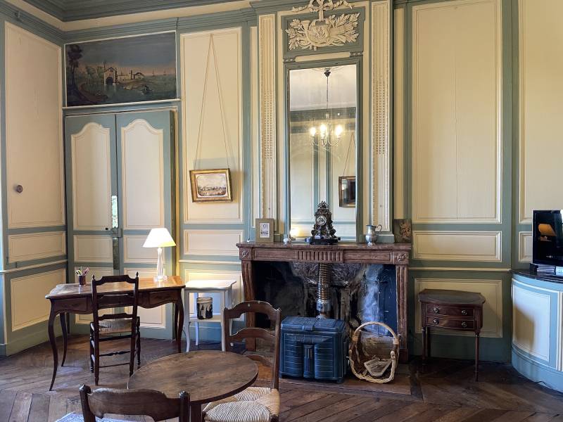 location venue for a photoshoot with the type being a castle located in Ardèche, FRANCE