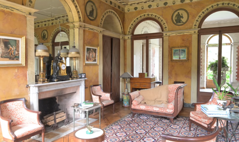 Empire-style Paris shooting location