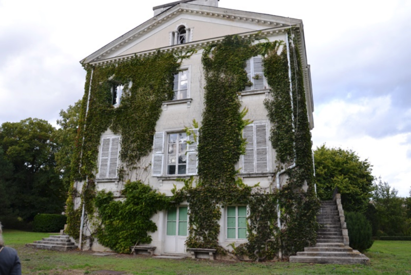 Renting a mansion for a photo shoot in Paris