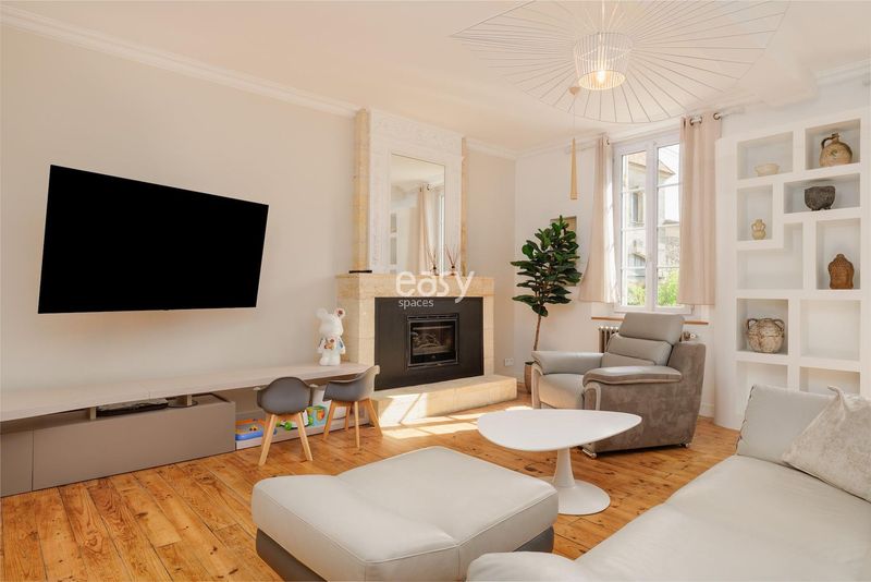 offer your house for a professional photo shoot or video shooting session in FRANCE