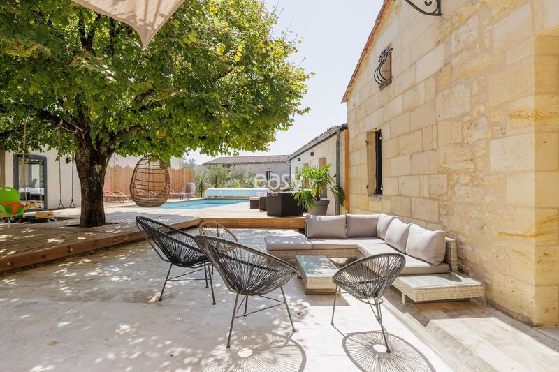 villa available for rent in FRANCE specifically for professional photo shoots in Bordeaux