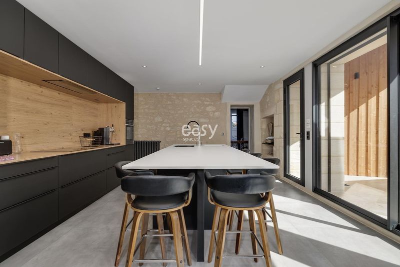 Unusual and Unique Filming Location in Bordeaux, FRANCE