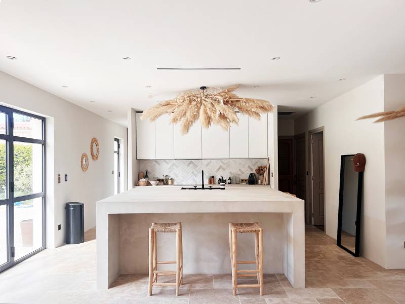 beautiful and spacious kitchen ideally designed and set up for professional shooting sessions in FRANCE