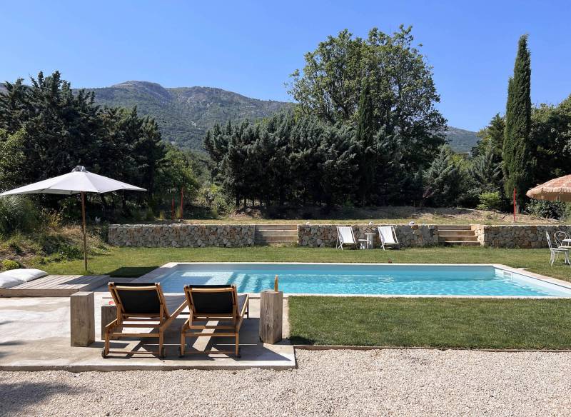 Villa with a Private Swimming Pool Perfect for Photoshoots in Aix-en-Provence, France