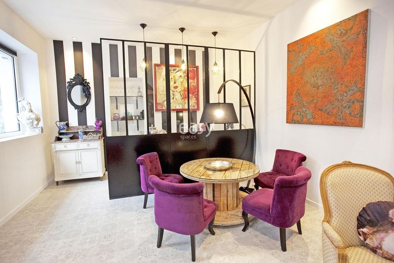 Venue suitable for hosting a prestigious press launch event in Nice city