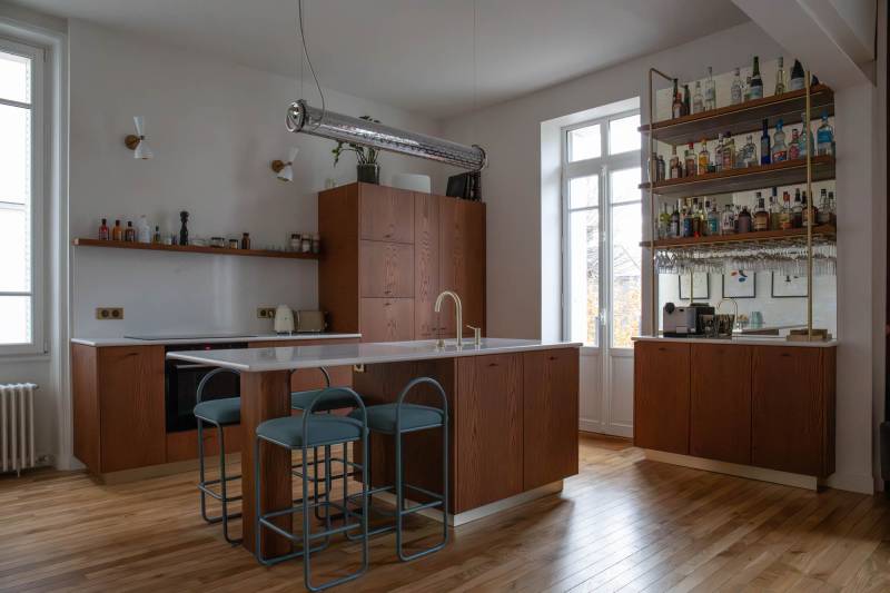 renting an unusual house for a unique and creative photo shoot in Nantes, FRANCE
