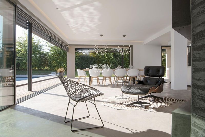 scenery and background settings for various filming shoots in the city of Lyon